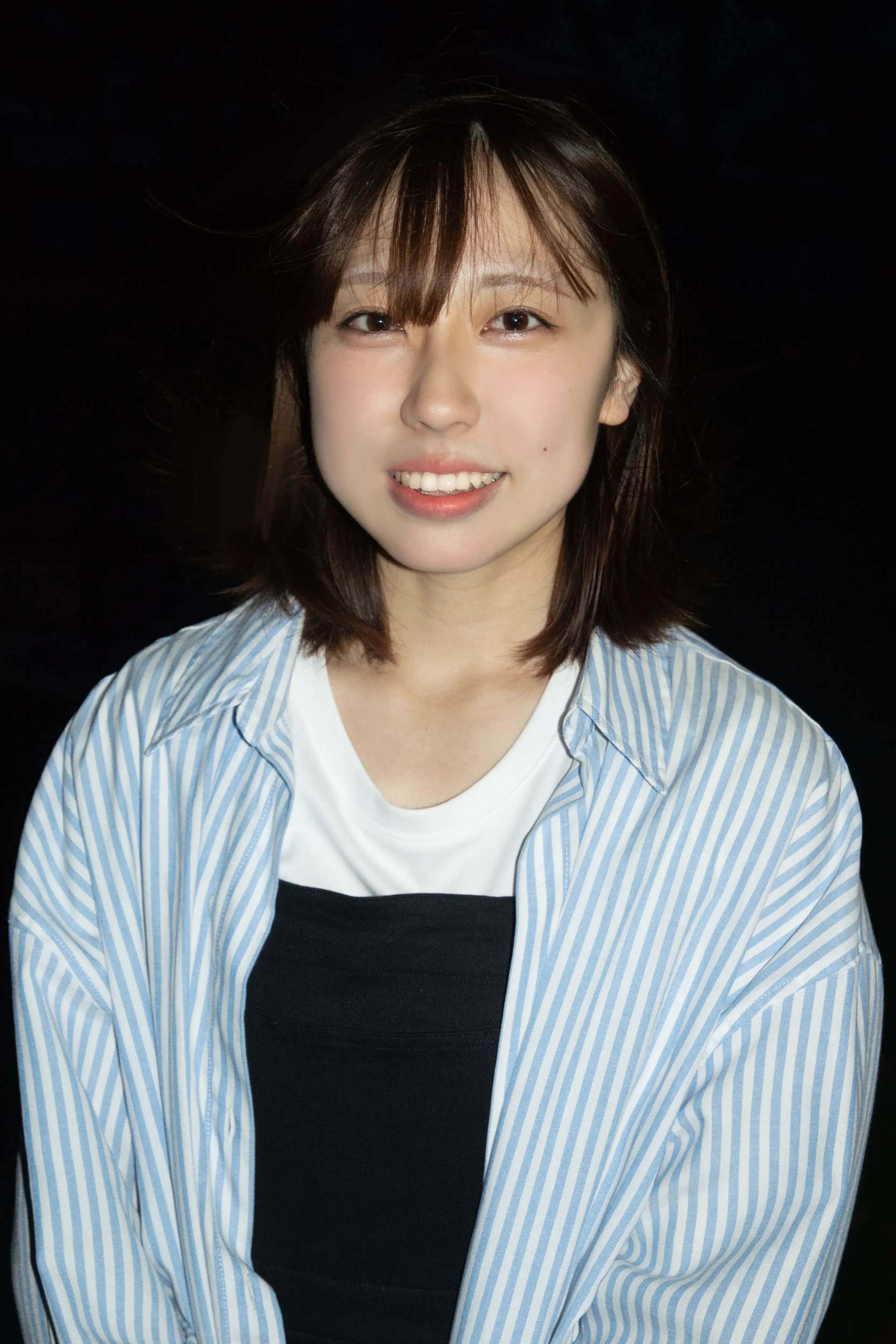 いわたあみえれなイメージ写真：笑